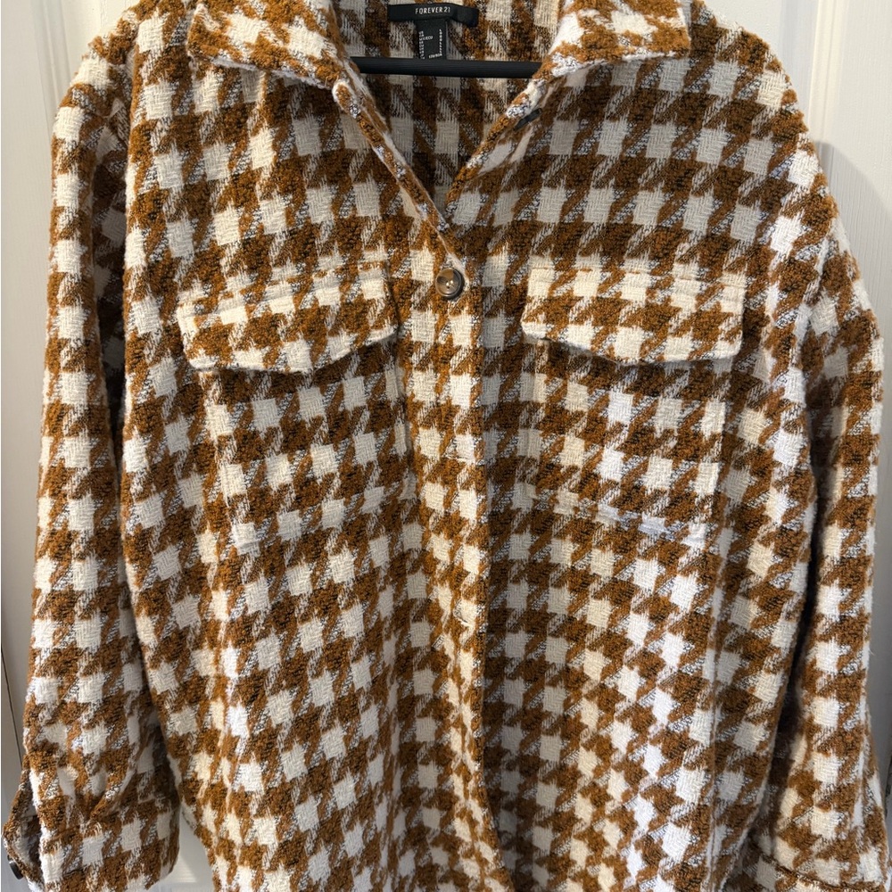 Forever 21 White and Brown Houndstooth Button-Up Shacket